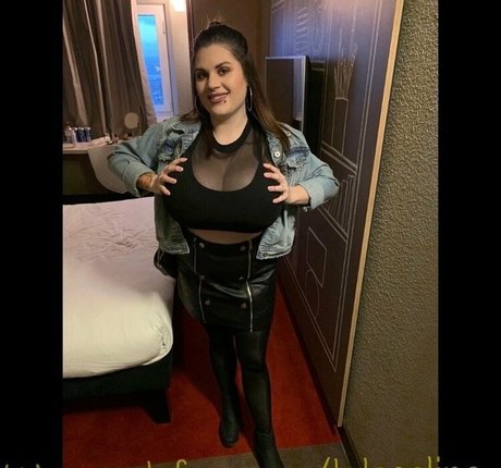 lolaceline art actress photo