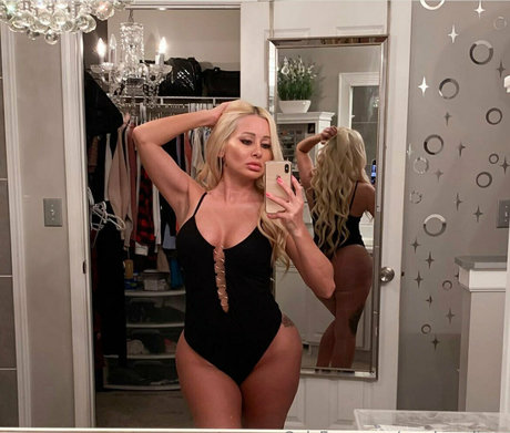 sarahsooliver model sexy photo