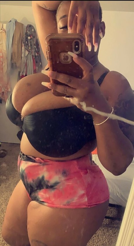 ChellMzDonald beautiful model img