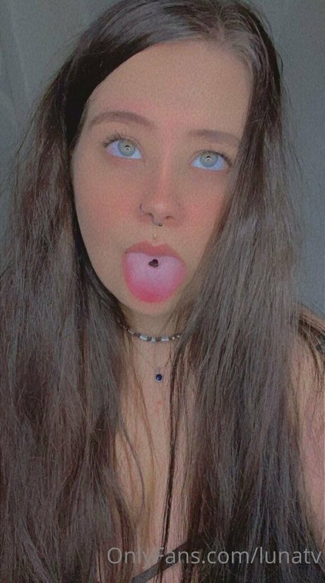 lunatv model pornographic pics