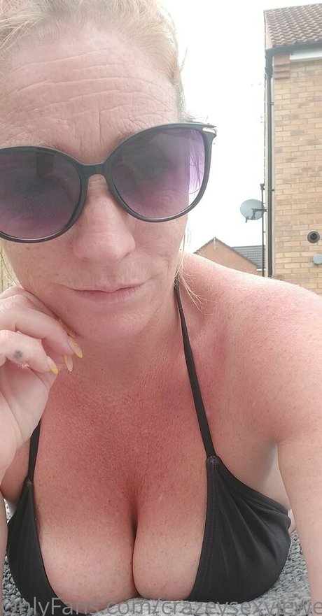 crazeysexyjewels porn actress picture