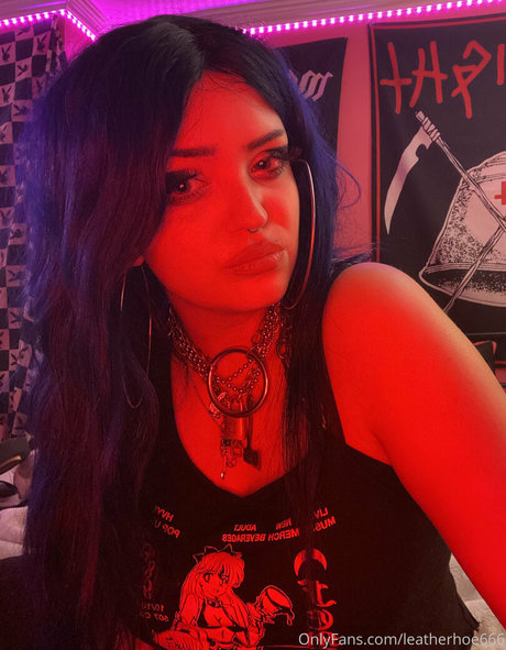 leatherhoe666 adult model galleries