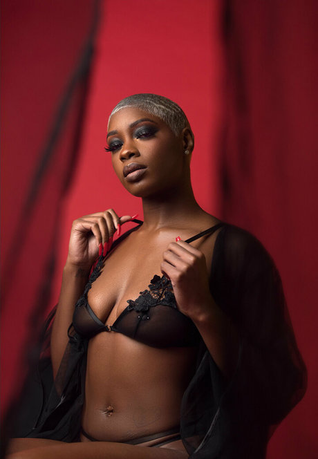 richonm hot star photo