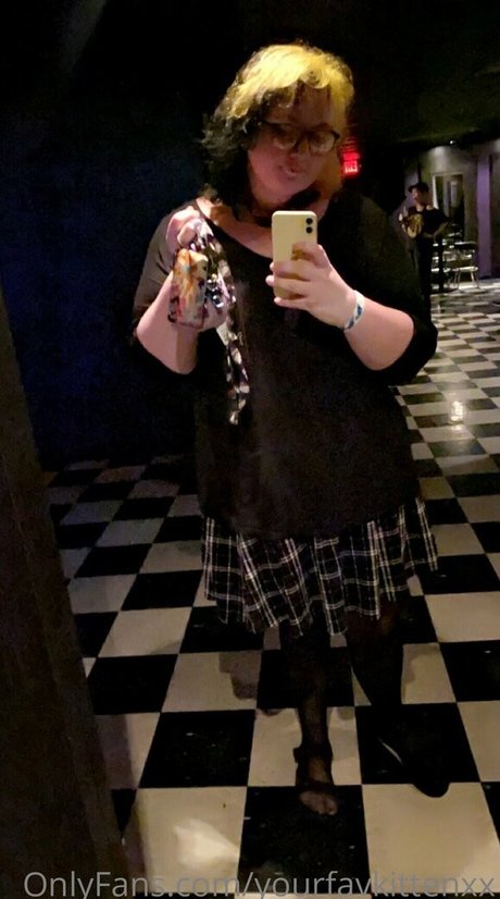 yourfavkittenxx model naked pictures