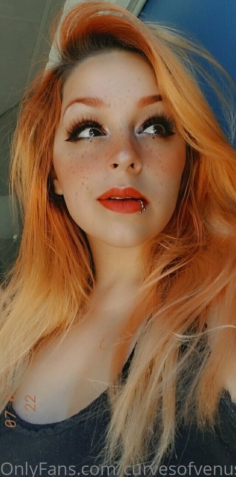 curvesofvenus model naked image