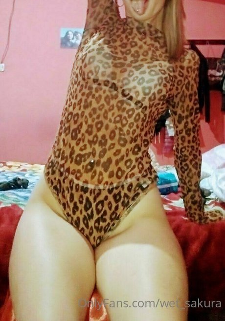 wet sakura naked actress pics