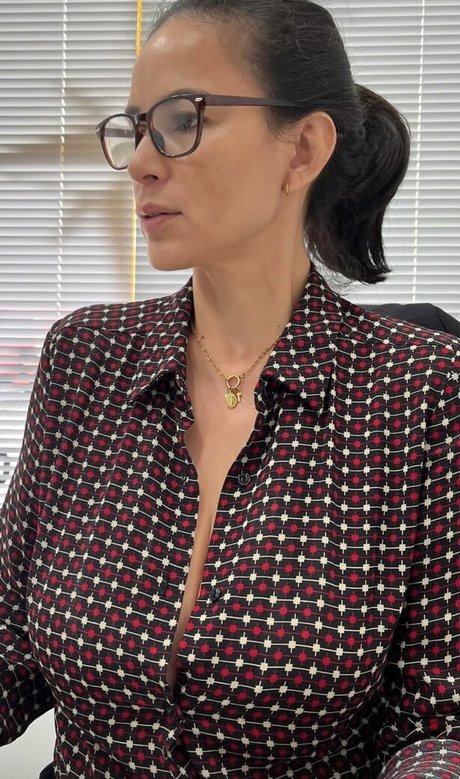 freakymom81 model beautiful images