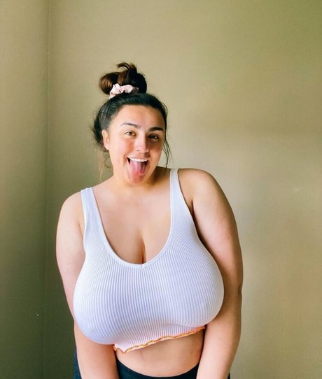 Jazminealeahh pornstar naked photos