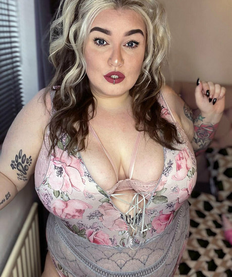 skylarosefree sex actress img