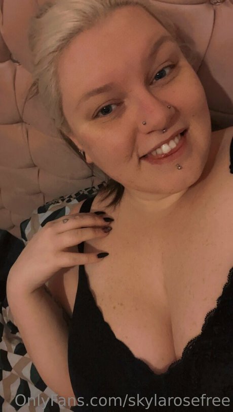 skylarosefree best model image