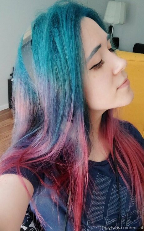 enicat xxx actress photos