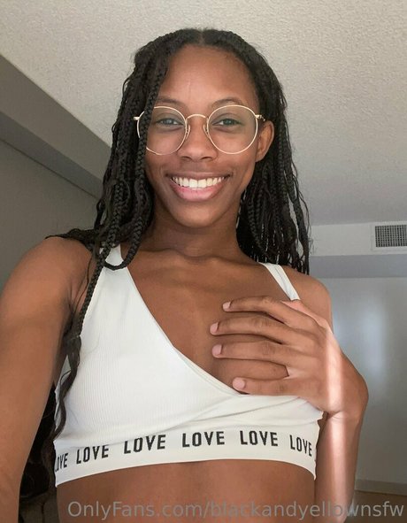 blackandyellownsfw nude model galleries