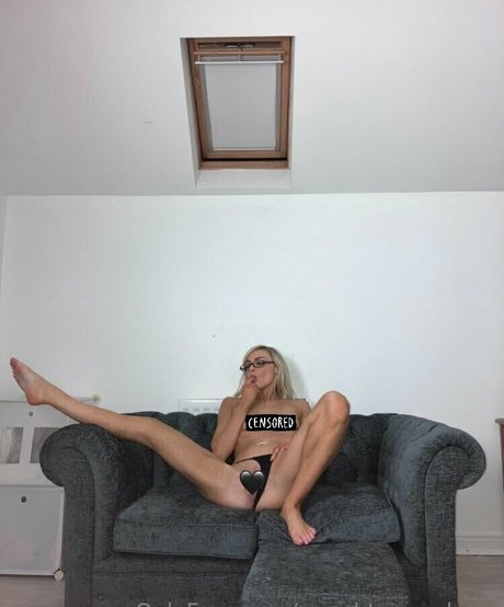 naughtymomkass hot star images