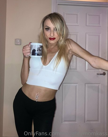 naughtymomkass pornstar exclusive picture