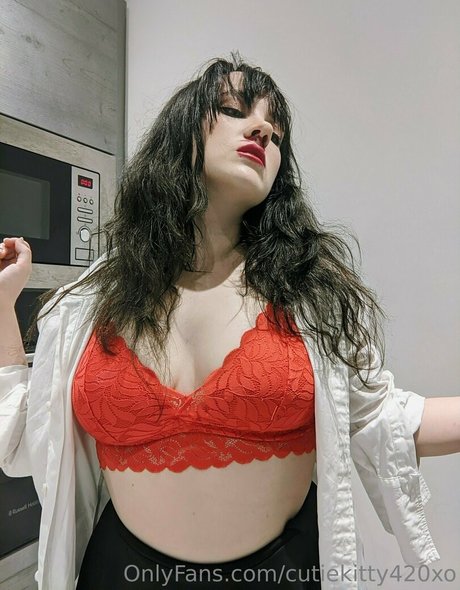 cutiekitty420xo nude model archive