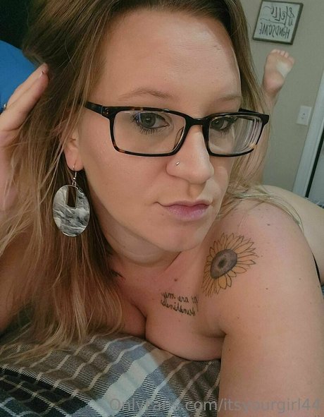 itsyourgirl44 model best galleries