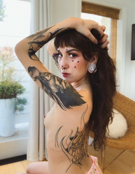 simpwhisperer free model images