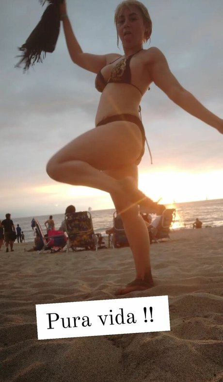 Nina Windy exclusive model pic