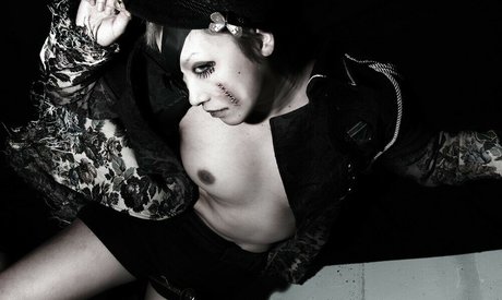 omikero pornstar erotic image