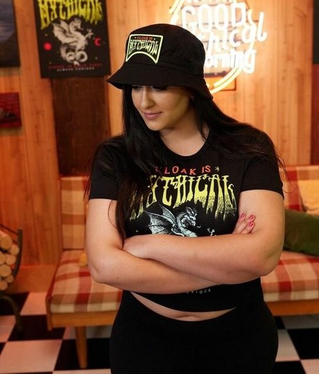 Nicole Enayati model beautiful gallery