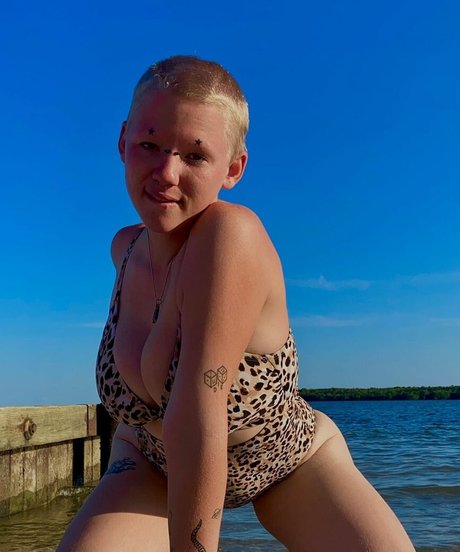 WoahPhinn pornstar nudes gallery