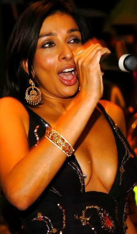 Shobna Gulati star high quality pic