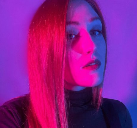 Julia Nilon actress pics