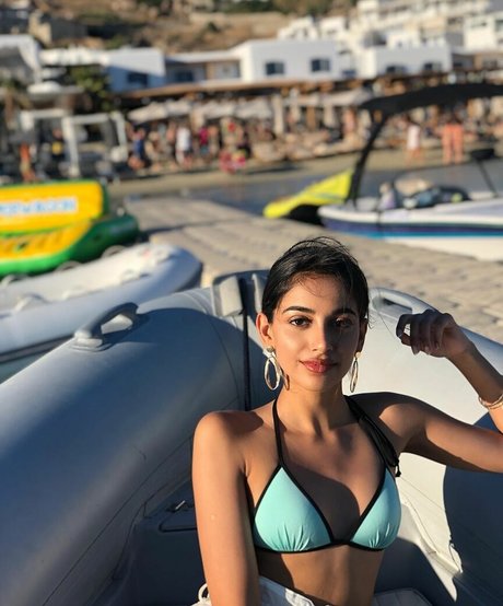 Banita Sandhu hd star images