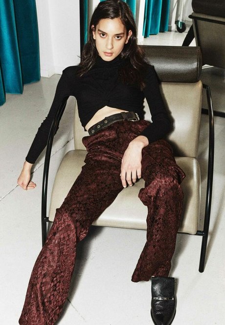 Manahou Mackay erotic pornstar img