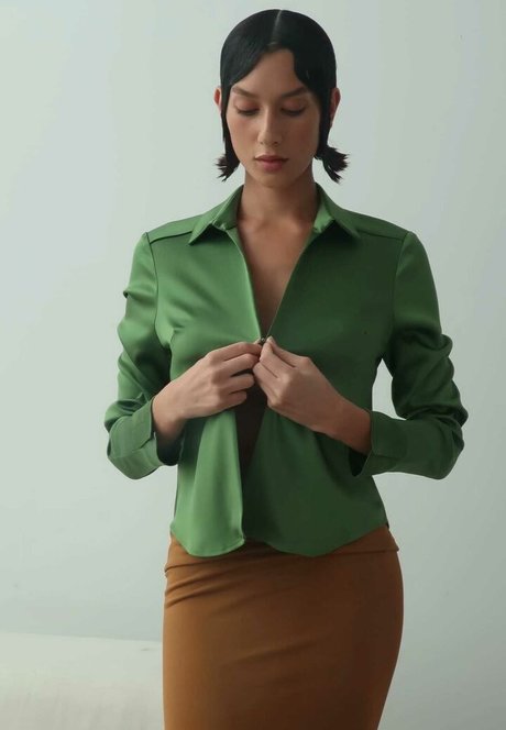 Manahou Mackay star sexy picture