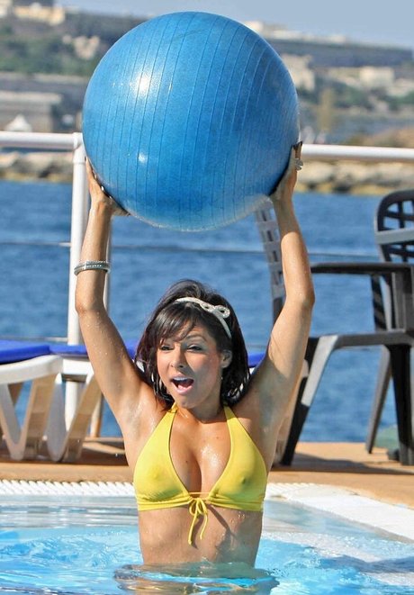 Roxanne Pallett erotic pornstar pics