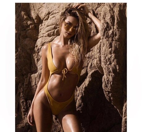 Talita Correa model best pic