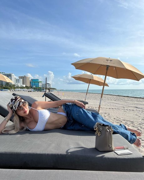 Alexa Dellanos pornstar adult photo