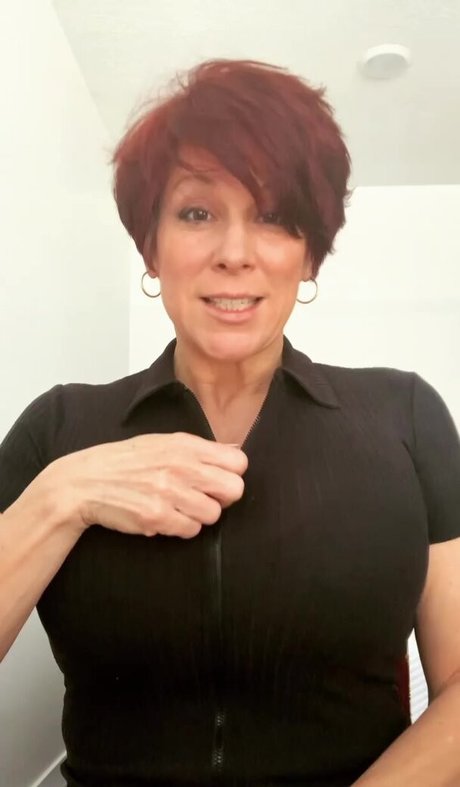 Luna Mons erotic star archive