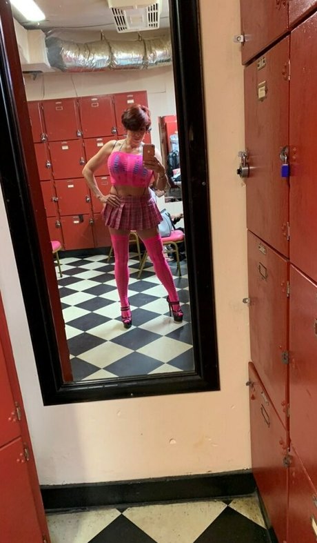 Luna Mons star pictures