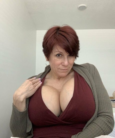 Luna Mons nude actress images