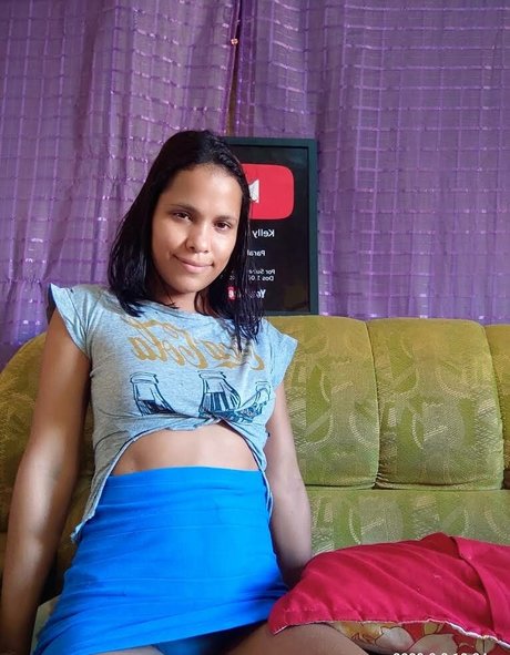 Kelly Muniz pretty star photo