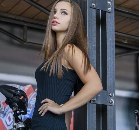 Fiege Eszter xxx pornstar photo