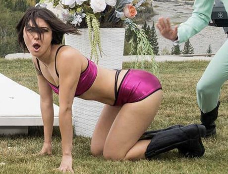 Daniella Pineda model high quality pictures