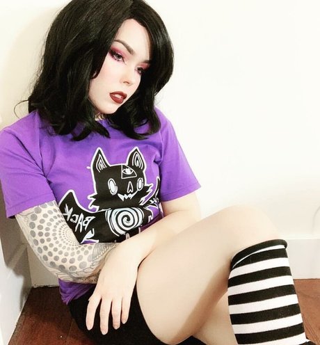 Suzy Berhow naked actress img