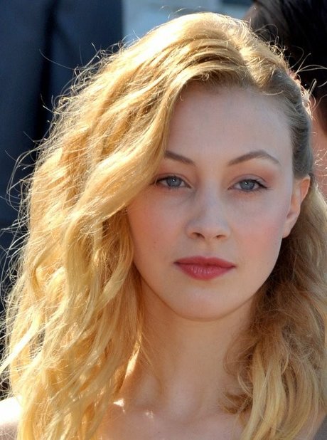 Sarah Gadon Profile pic