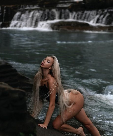 Yana fire pornstar erotic pic