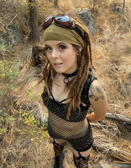 Olivia Jarden exclusive actress pics