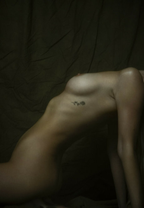 Swalina model sexy photo