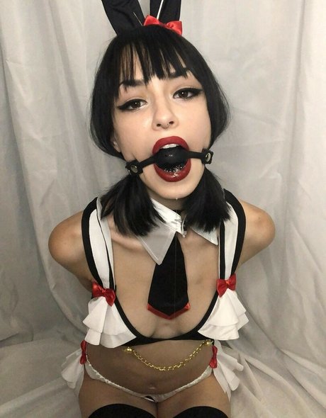 PixieBlitzie beautiful model pictures