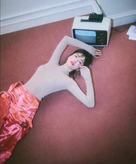 Song Hye kyo erotic star image