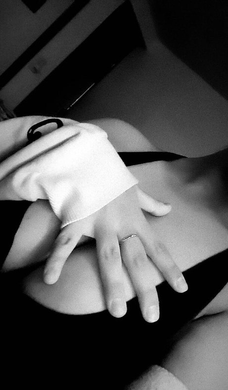 Anahi Cardenas pretty model photos