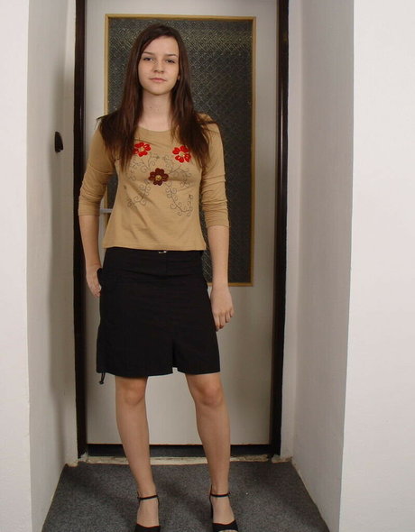 totalsupercuties nude actress pic