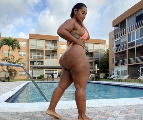 mommy onlyfans hot nude images