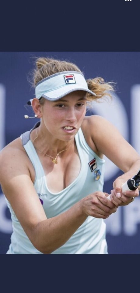 Elise Mertens art actress picture